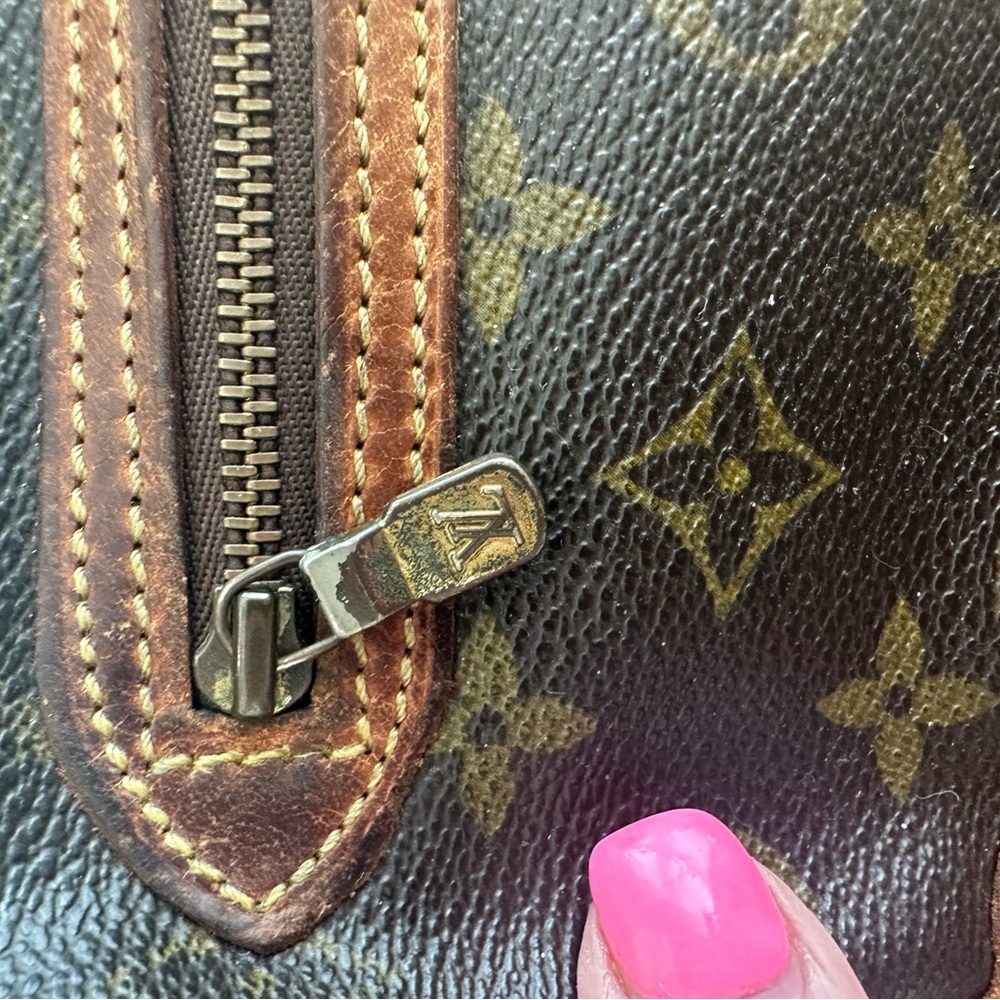 Louis Vuitton Monogram Black and Tan Clutch - Picture 3 of 10